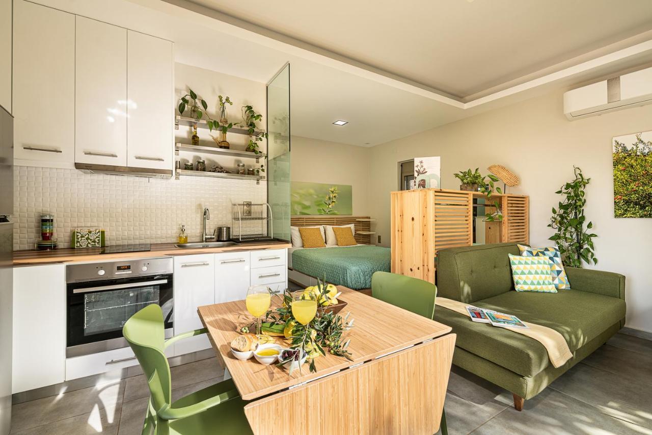 Olive Lemon Biophilic House & Lush Forest Garden 瓦莫斯 外观 照片