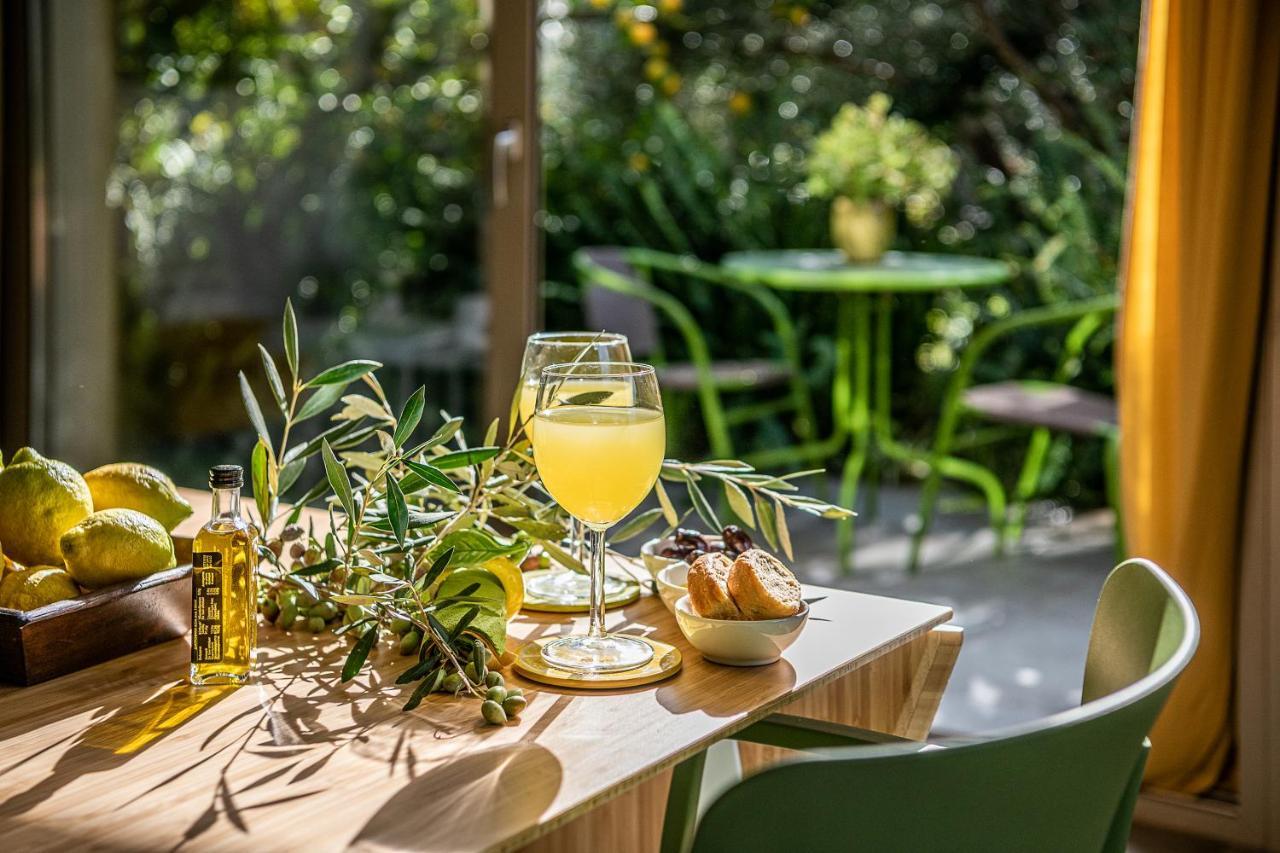 Olive Lemon Biophilic House & Lush Forest Garden 瓦莫斯 外观 照片