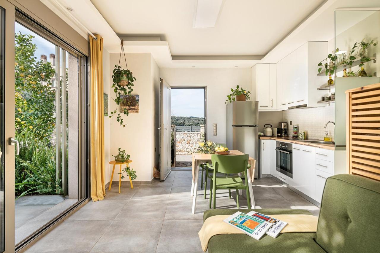 Olive Lemon Biophilic House & Lush Forest Garden 瓦莫斯 外观 照片